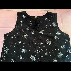 XL Floral Sleeveless Blouse
